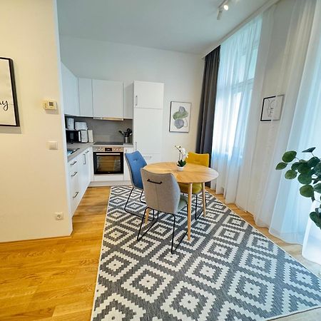 וינה Trendy Apartment Zentral Gelegen מראה חיצוני תמונה